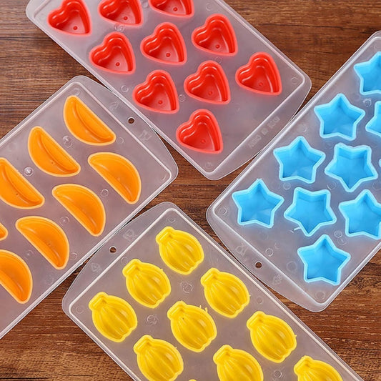 Banana Shaped Silicon Ice Cube Tray / Ice Mold Random Color, Banana Shaped