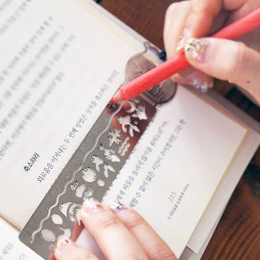 5 PCS Delicate Hollow Out Pattern Bookmark Ultra-thin Metal Bookmark Tape Ruler Fashion Bookmarks for School Office Supplies, Random Pattern Delivery, Bookmark 6