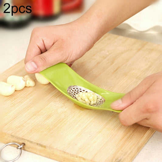 2 PCS Multifunctional Stainless Steel Arc-shaped Garlic Press Household Manual Garlic Crusher, Random Color Delivery, Garlic Crusher