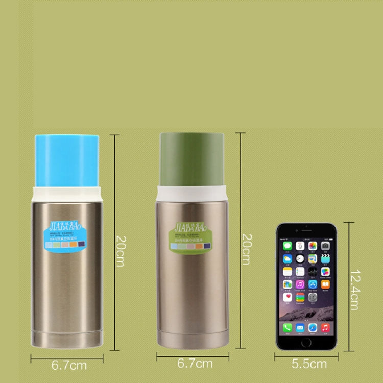Insulated vacuum flask size chart with blue and green bottles and smartphone comparison