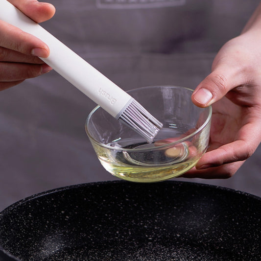 Kitchen Brush Removable Silicone Oil Brush Baking Barbecue Brush Oil Tool Random Color Delivery