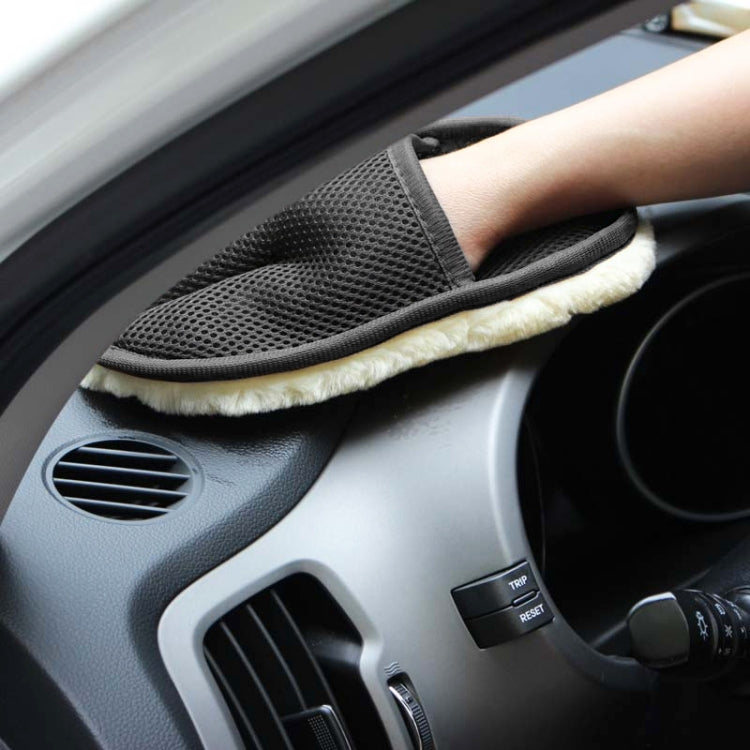 Black mesh cleaning mitt with cream fleece edge for car detailing