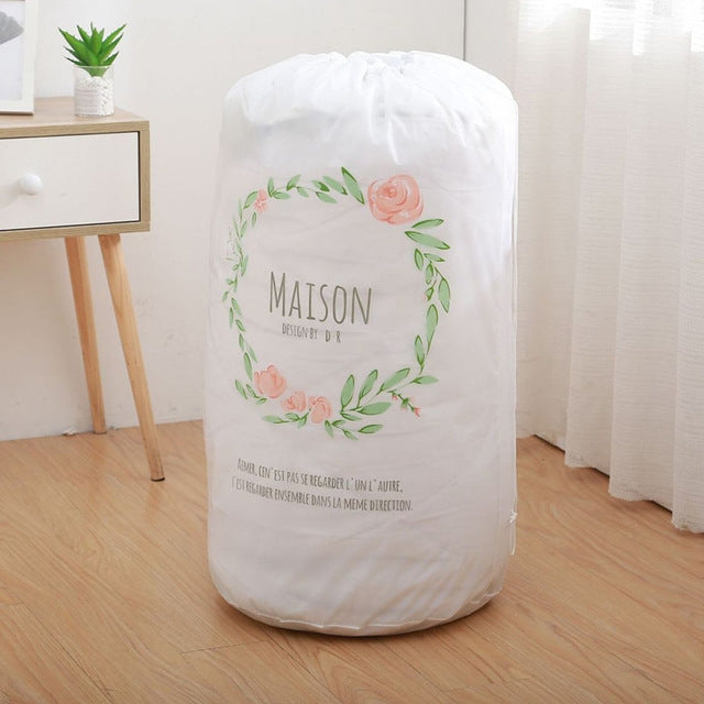 Large quilt storage bag with floral wreath and 'MAISON' print, white waterproof storage