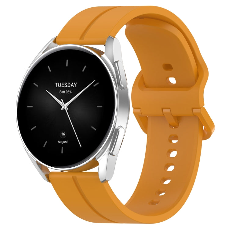Silicone watch with groove band in yellow, black dial with date markers and hands