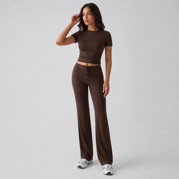 Women's short-sleeve crop top and drawstring wide-leg pants set, dark brown, hand on head