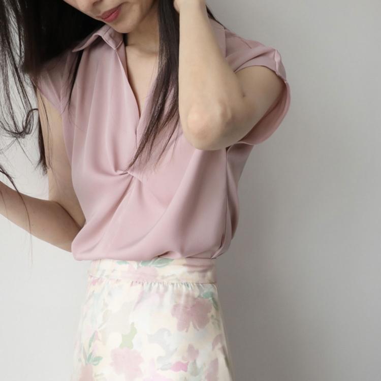 Women’s twist V-neck cap sleeve blouse, light pink top with folded neckline