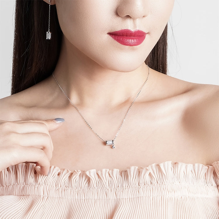 Women’s silver-tone pendant necklace with small round clear stone at center
