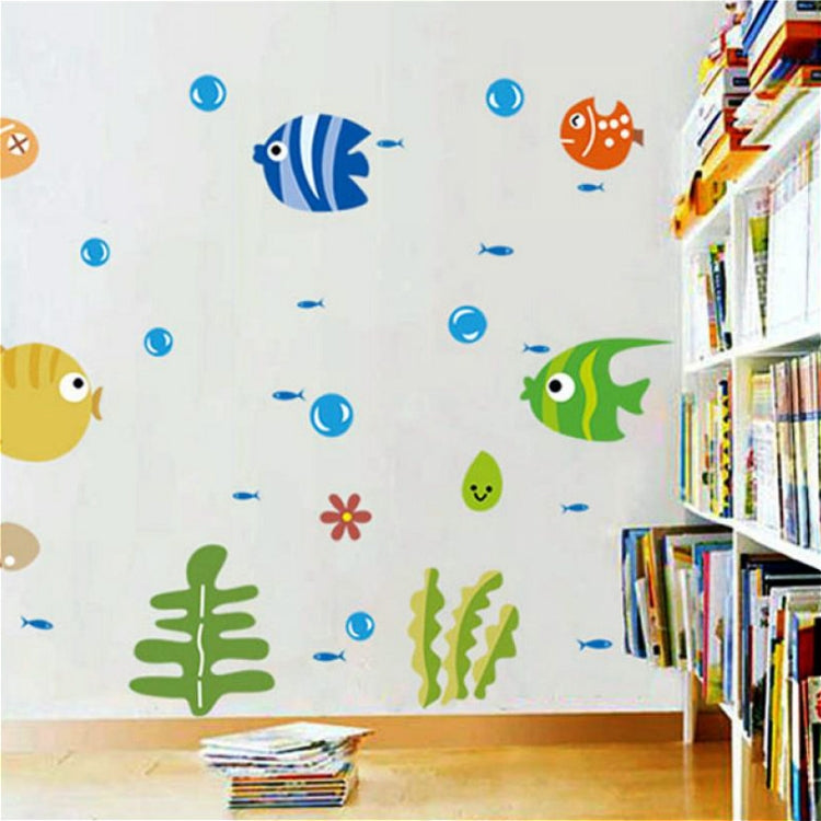 Cartoon marine animal wall stickers: blue fish, green fish, bubbles, seaweed, coral