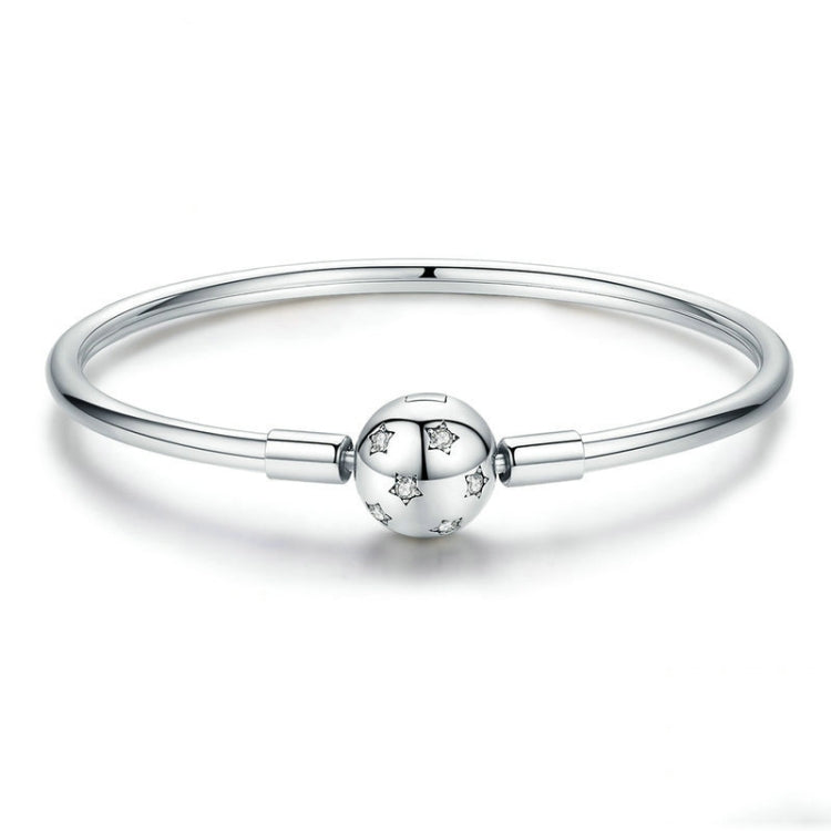 Sterling silver star bead bracelet with round star centerpiece and magnetic clasp