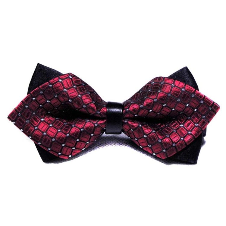 Detachable men's bow tie with red geometric pattern and black center strap