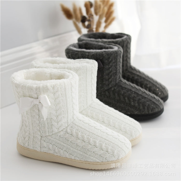 Set of white and gray knit slipper boots with bows and thick soles