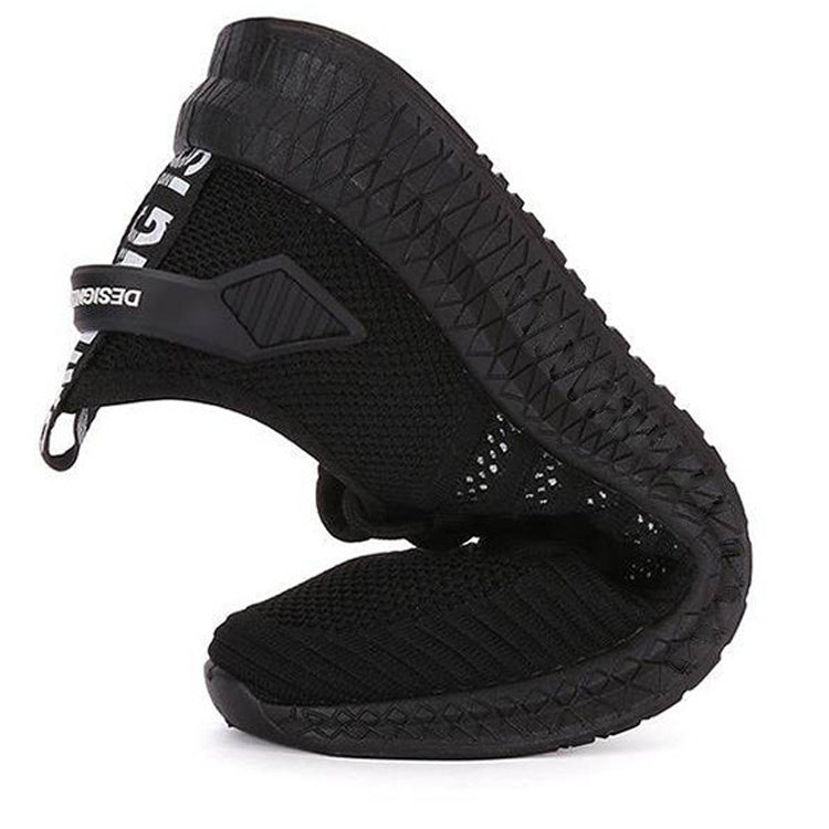 Black breathable mesh sports shoes, lace-up with thick tread sole