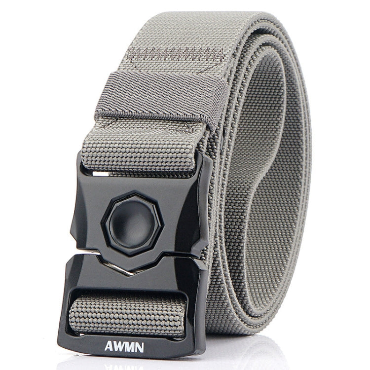 Light gray woven men’s elastic buckle belt with textured strap and metal snap buckle