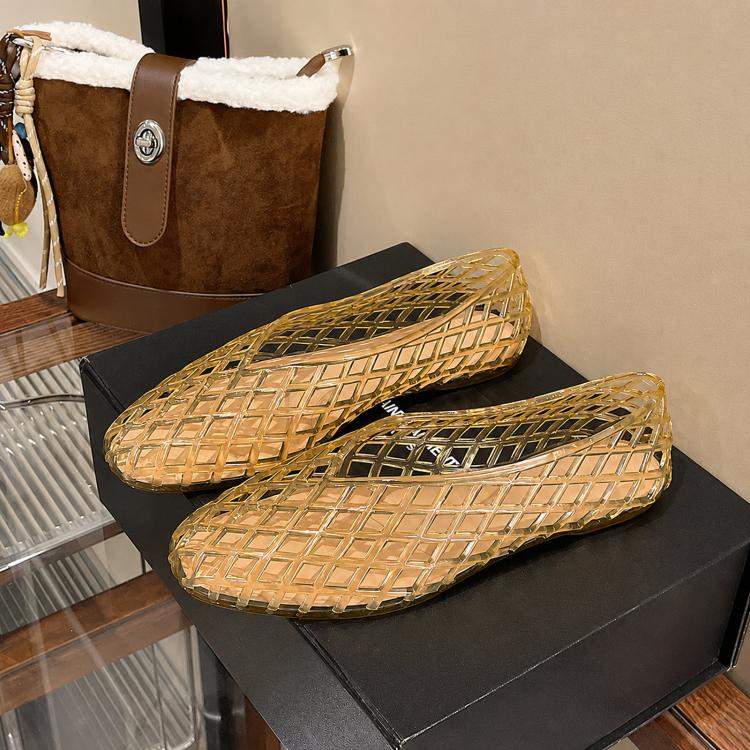 Rounded-toe flat hollow jelly crystal sandals, champagne color with lattice design