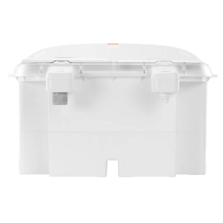 White water tank container with side fittings and internal drainage outlet