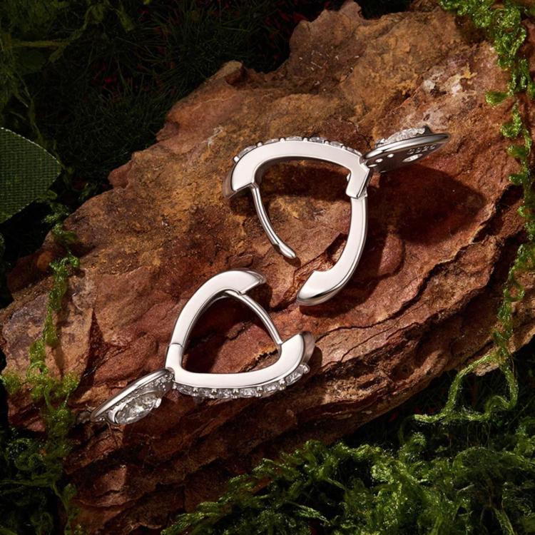 S925 Sterling Silver Heart-Shaped Moissanite Earrings, MSE153