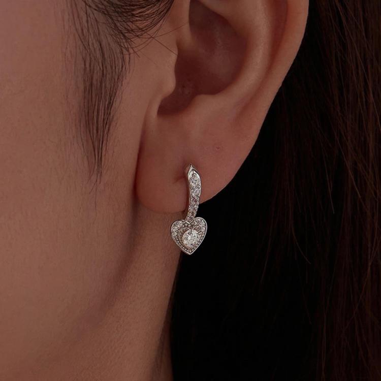 S925 Sterling Silver Heart-Shaped Moissanite Earrings, MSE153