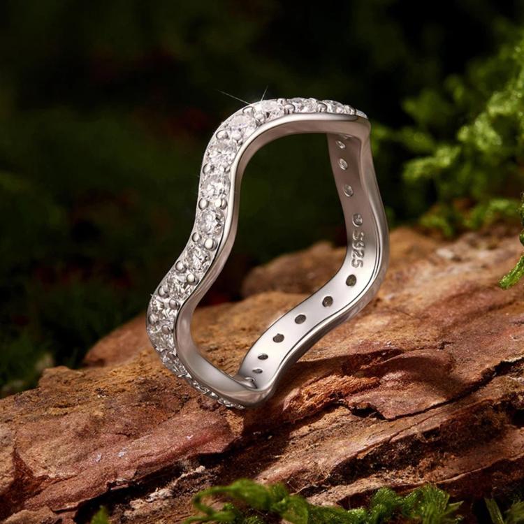 Minimalist S925 Sterling Silver Wave White Gold Plated Moissanite Ring