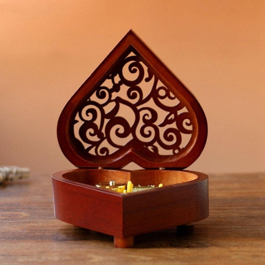 Creative Heart Shaped Vintage Wood Carved Mechanism Musical Box Wind Up Music Box Gift, Golden Movement